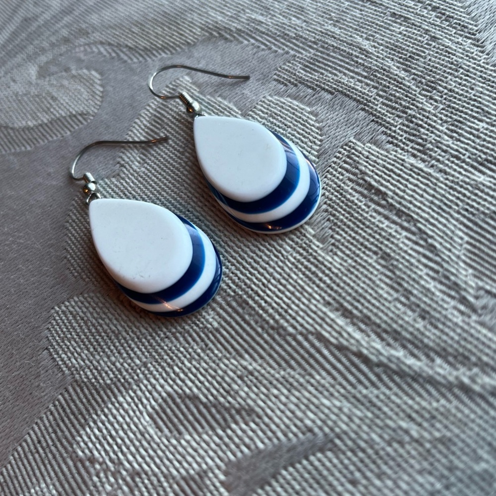 🌀 dangly teardrop earrings 🌀